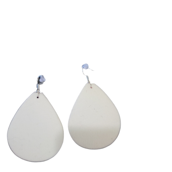 NWOT Earrings Teardrop Sz One Size Pink Cream Two Colors Slip On - Picture 3 of 3